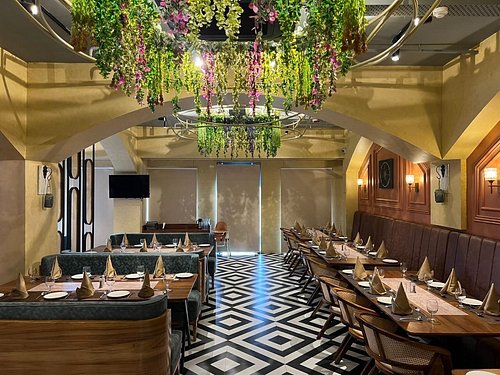 Mango-world cuisine restaurant