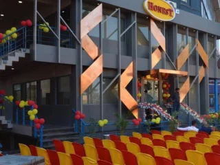 honest anylips waghawadi road